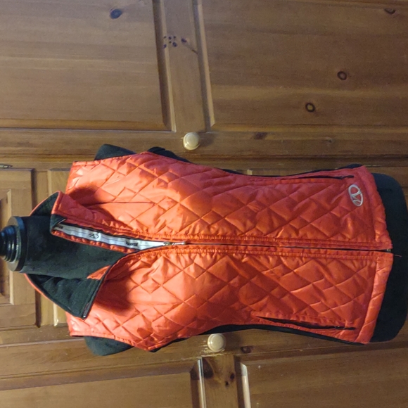 Marker Red Quilted Vest - Picture 2 of 7
